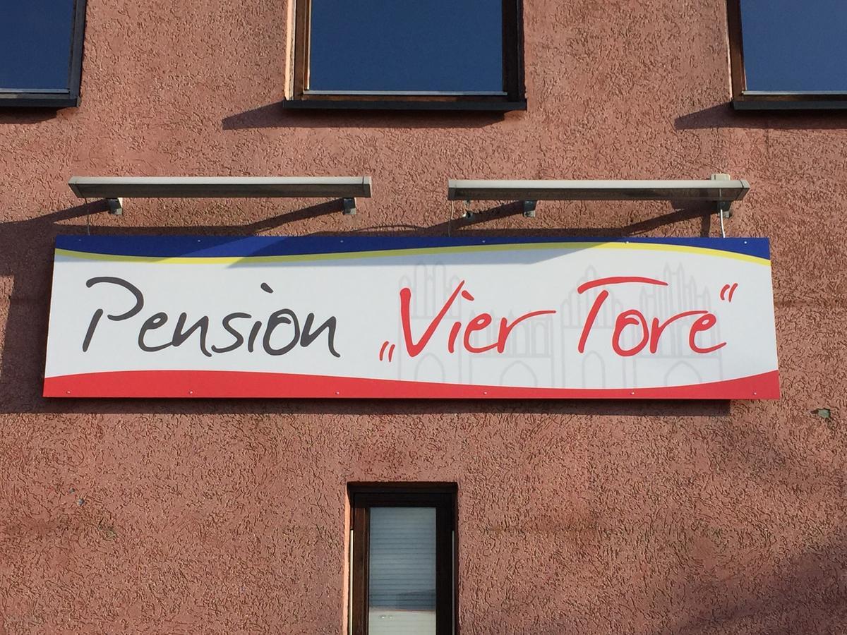 Pension ,,Vier Tore" Neubrandenburg Eksteriør billede