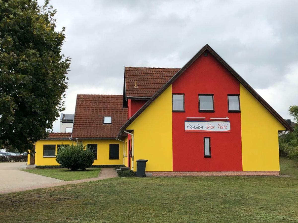 Pension ,,Vier Tore" Neubrandenburg Eksteriør billede